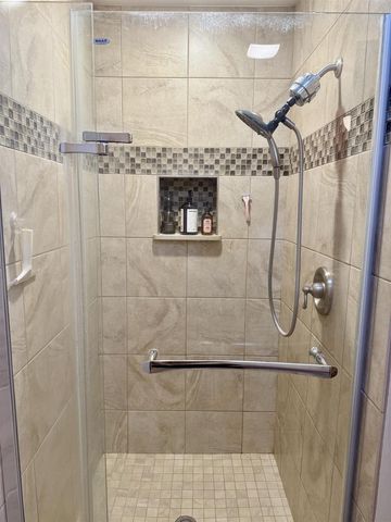 512 S 11th Avenue, Onalaska, WI 54650