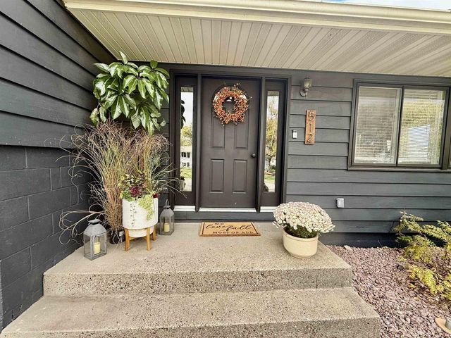 512 S 11th Avenue, Onalaska, WI 54650