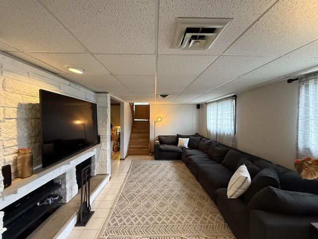 512 S 11th Avenue, Onalaska, WI 54650