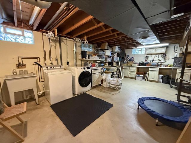 512 S 11th Avenue, Onalaska, WI 54650