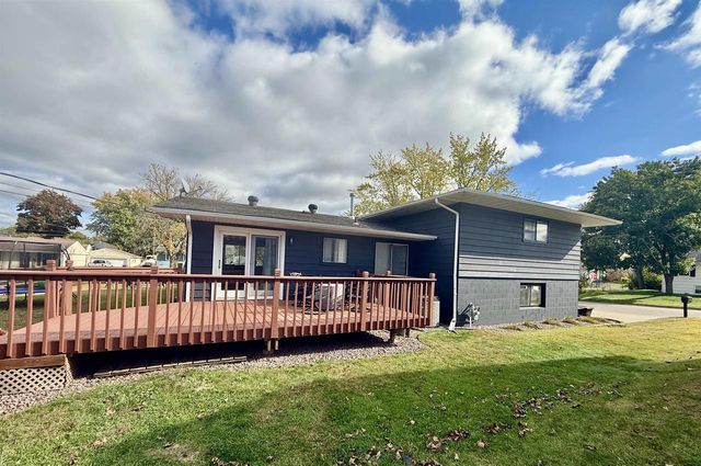 512 S 11th Avenue, Onalaska, WI 54650