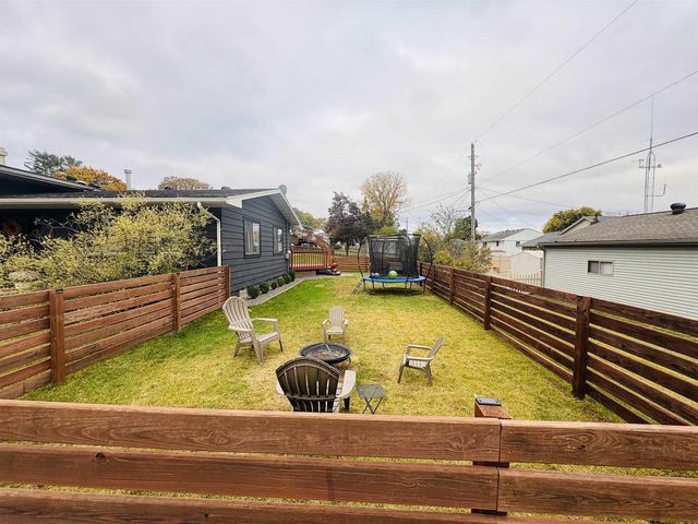 512 S 11th Avenue, Onalaska, WI 54650