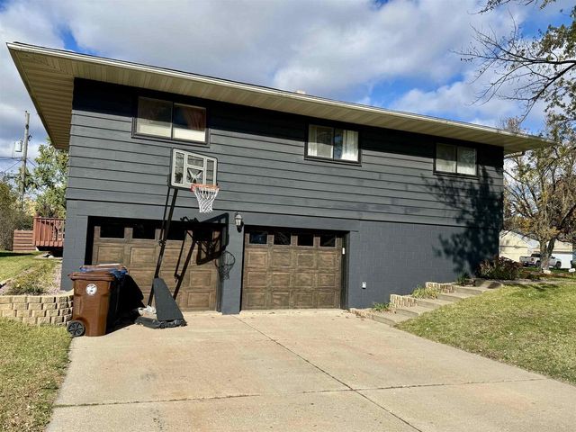 512 S 11th Avenue, Onalaska, WI 54650