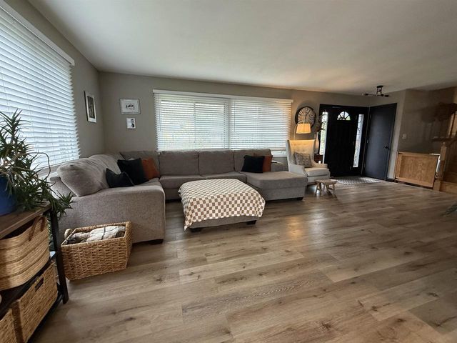 512 S 11th Avenue, Onalaska, WI 54650