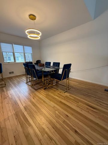 23 Geoffrey Lane, Hewlett, NY 11557