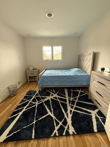 23 Geoffrey Lane, Hewlett, NY 11557