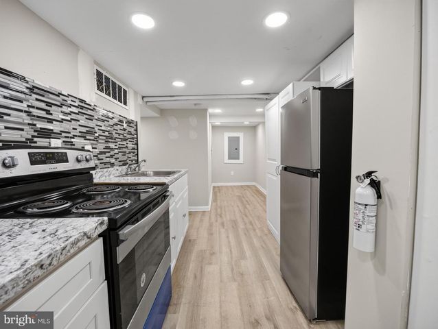 6008 ADDISON RD, Capitol Heights, MD 20743