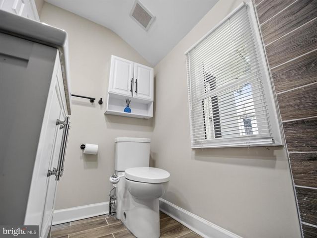 6008 ADDISON RD, Capitol Heights, MD 20743