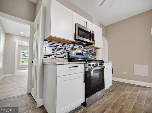 6008 ADDISON RD, Capitol Heights, MD 20743