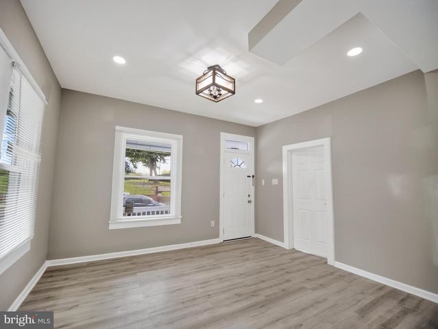 6008 ADDISON RD, Capitol Heights, MD 20743