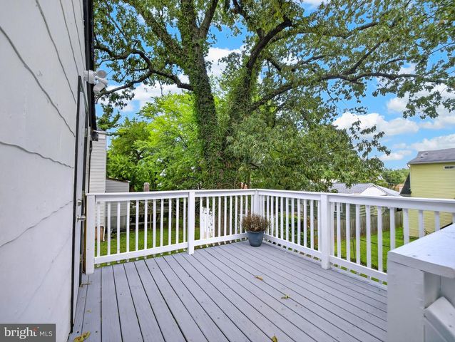 6008 ADDISON RD, Capitol Heights, MD 20743