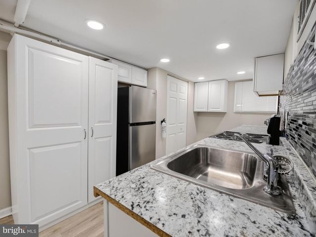 6008 ADDISON RD, Capitol Heights, MD 20743
