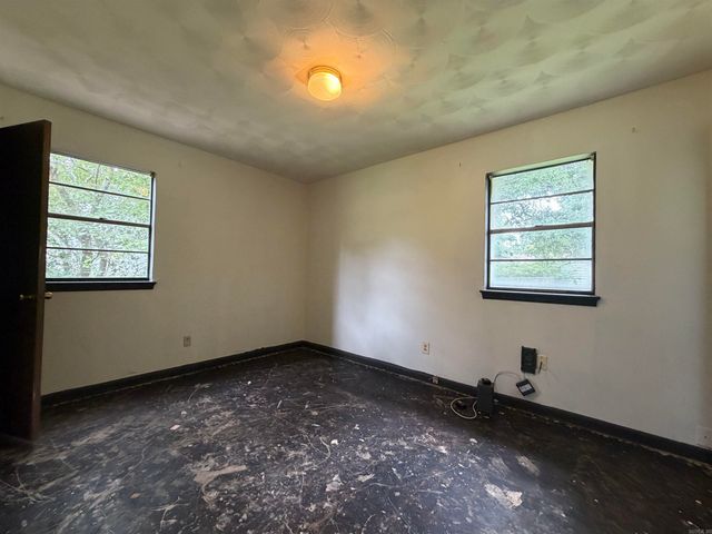 25 Collins Rd, Jacksonville, AR 72076