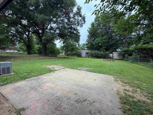25 Collins Rd, Jacksonville, AR 72076