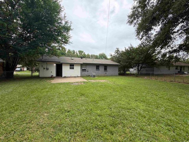 25 Collins Rd, Jacksonville, AR 72076