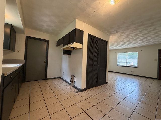 25 Collins Rd, Jacksonville, AR 72076