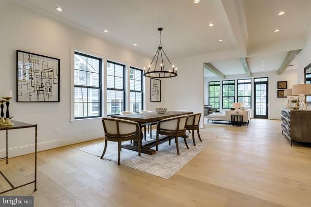 1933 N VAN BUREN ST, Arlington, VA 22205