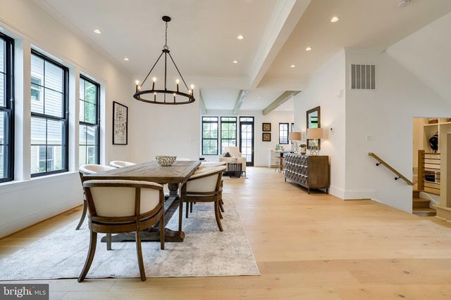 1933 N VAN BUREN ST, Arlington, VA 22205