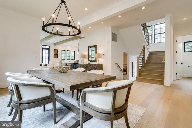 1933 N VAN BUREN ST, Arlington, VA 22205