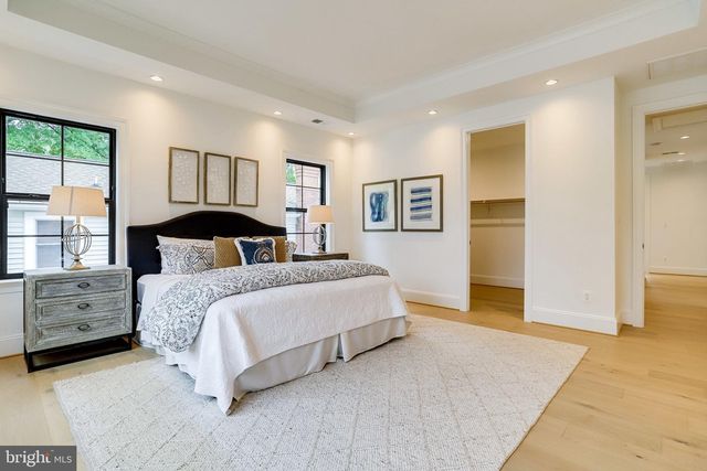 1933 N VAN BUREN ST, Arlington, VA 22205