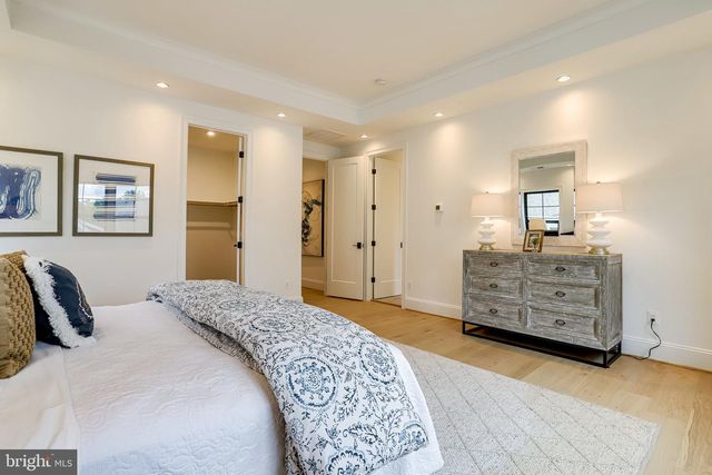 1933 N VAN BUREN ST, Arlington, VA 22205