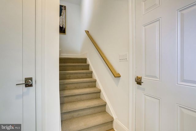 1933 N VAN BUREN ST, Arlington, VA 22205