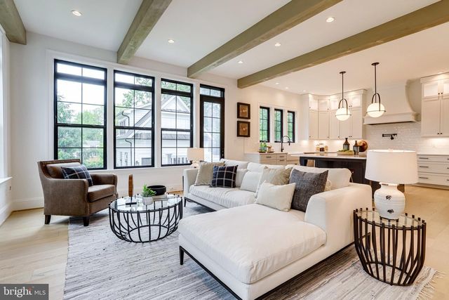 1933 N VAN BUREN ST, Arlington, VA 22205