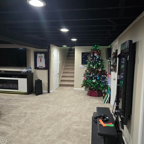 21551 Elmway Street, Clinton Township, MI 48035