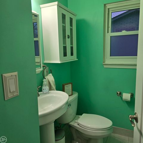 21551 Elmway Street, Clinton Township, MI 48035