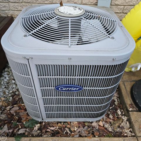 21551 Elmway Street, Clinton Township, MI 48035