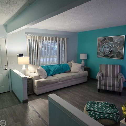 21551 Elmway Street, Clinton Township, MI 48035