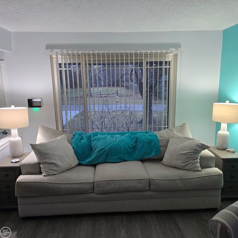 21551 Elmway Street, Clinton Township, MI 48035