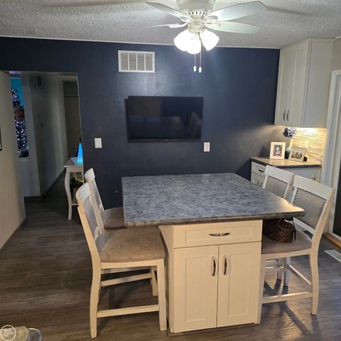 21551 Elmway Street, Clinton Township, MI 48035