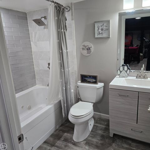 21551 Elmway Street, Clinton Township, MI 48035