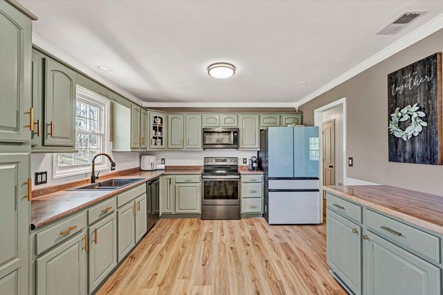 1764 Hidden Forest DR, Goodview, VA 24095