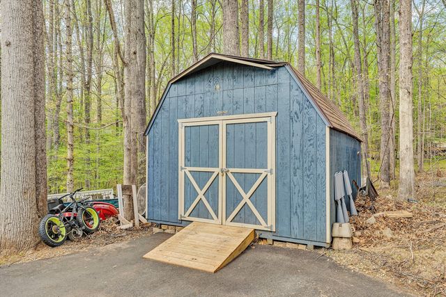 1764 Hidden Forest DR, Goodview, VA 24095