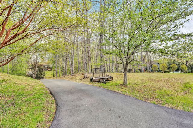 1764 Hidden Forest DR, Goodview, VA 24095