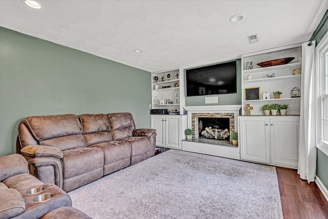 1764 Hidden Forest DR, Goodview, VA 24095