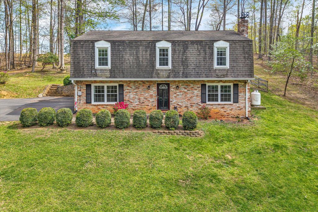 1764 Hidden Forest DR, Goodview, VA 24095