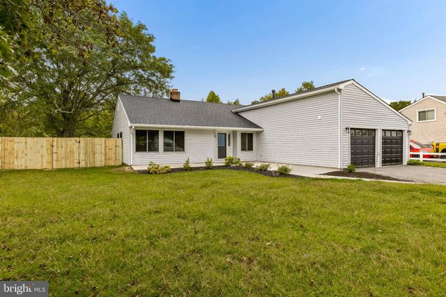 37 PINEWOOD LN, Sicklerville, NJ 08081