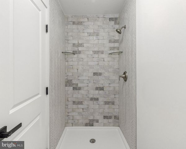 37 PINEWOOD LN, Sicklerville, NJ 08081