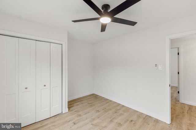 37 PINEWOOD LN, Sicklerville, NJ 08081