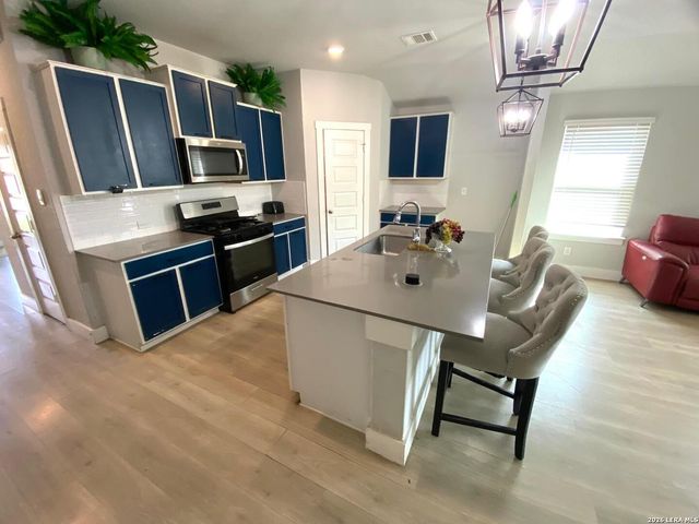 14111 Guadalupe, San Antonio, TX 78253