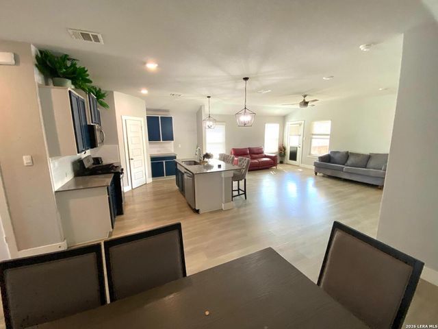 14111 Guadalupe, San Antonio, TX 78253