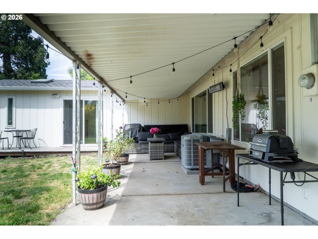 13100 Sw BUTNER Ct, Beaverton, OR 97005