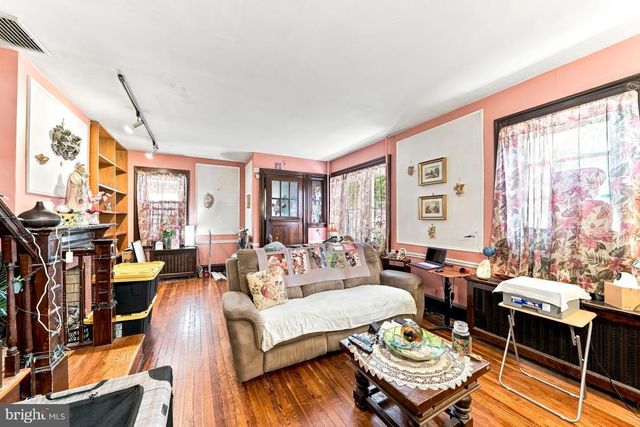 2116 W PASSYUNK AVE, Philadelphia, PA 19145