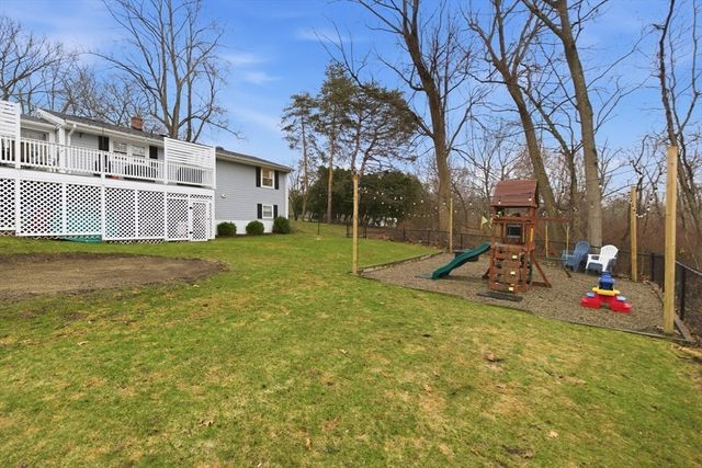 7 Paulette Dr, Danvers, MA 01923