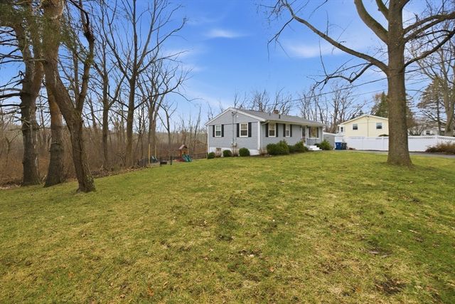 7 Paulette Dr, Danvers, MA 01923