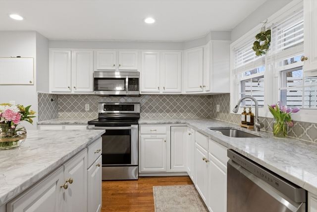 7 Paulette Dr, Danvers, MA 01923