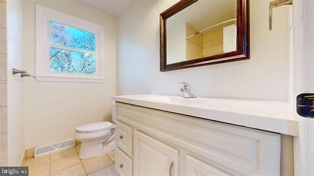 6 ENGLISH LN, Egg Harbor Township, NJ 08234